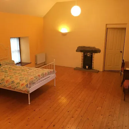 Πανσιόν Clare Ecolodge *