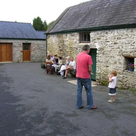 Clare Ecolodge Pensión *