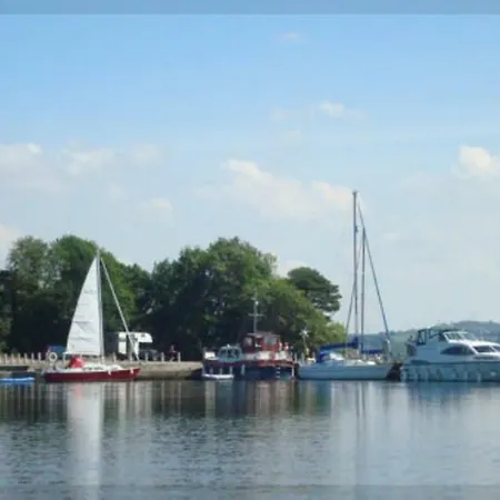 Clare Ecolodge Pensión *